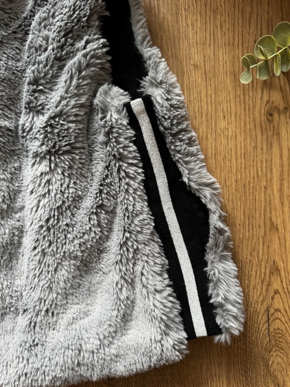 Girls Gray Faux Fur Zip Vest
